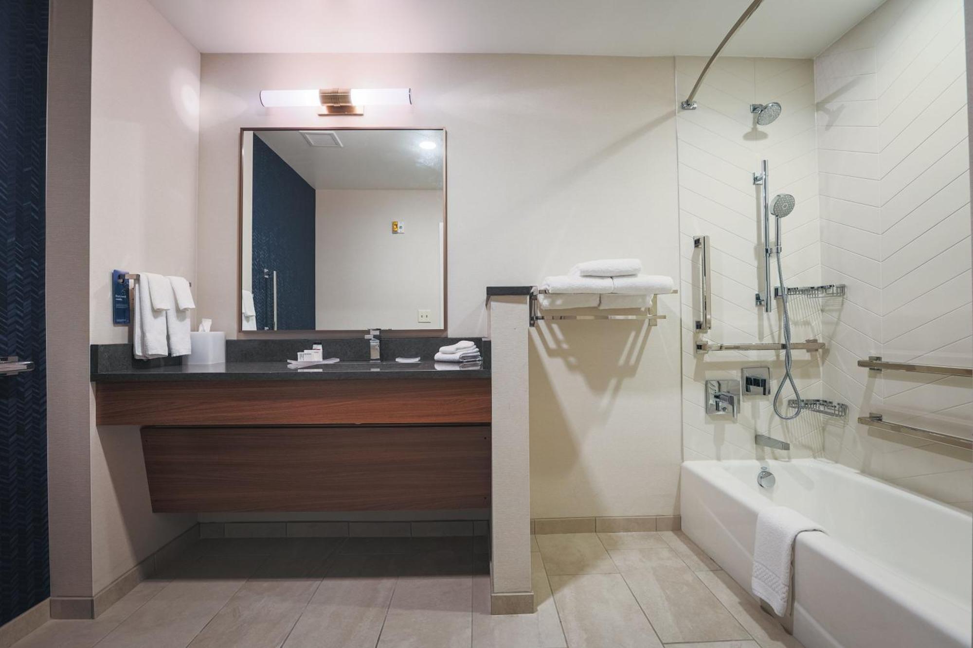 Fairfield Inn & Suites מרקט מראה חיצוני תמונה